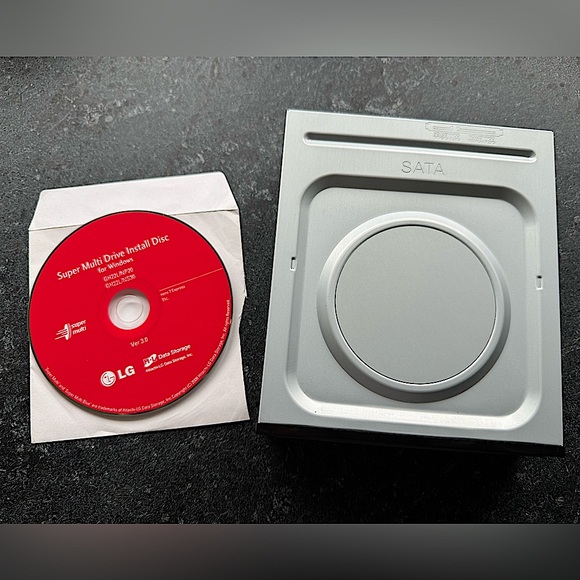 2/$15 - Super Multi DVD Rewriter
Model: GH22NS30 - Picture 5 of 5